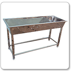 Solid Dish Leading Table Gujarat